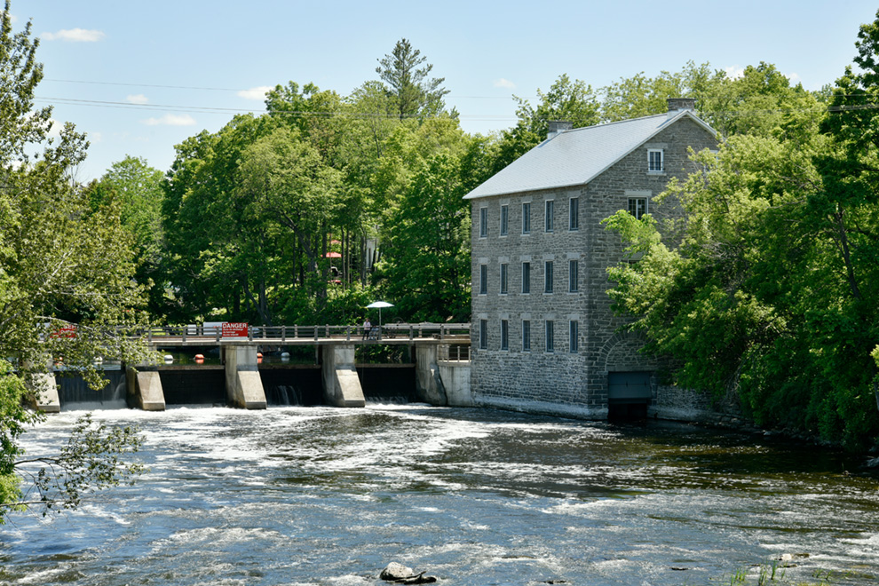 Manotick Movers of Foosun Moving 1 Manotick movers foosun moving.jpg